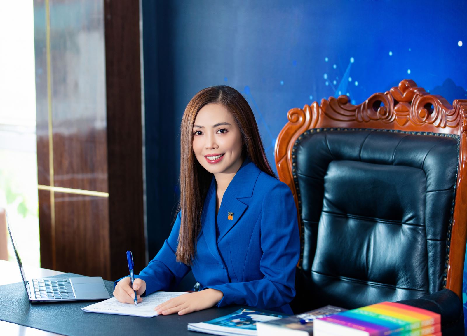 NỮ CHỦ TỊCH SẴN SÀNG TRAO TẶNG 35% CỔ PHẦN VÀ CHI “KHỦNG” CHO PHONG TRÀO CỦA NHÂN VIÊN DỊP 20 NĂM THÀNH LẬP